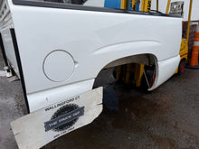 Load image into Gallery viewer, 1999-2006 chevy/gmc southern ROT FREE 5.9ft extra short bed