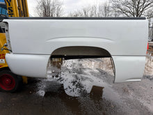 Load image into Gallery viewer, 1999-2006 chevy/gmc southern ROT FREE 5.9ft extra short bed