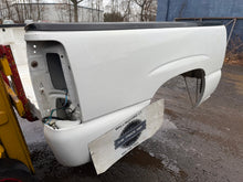 Load image into Gallery viewer, 1999-2006 chevy/gmc southern ROT FREE 5.9ft extra short bed