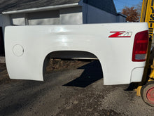 Load image into Gallery viewer, 2008-2014 GMC Sierra southern ROT FREE 6.6ft short bed