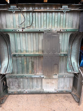 Load image into Gallery viewer, 1999-2006 chevy/gmc southern ROT FREE 6.6ft short bed