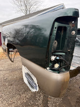 Load image into Gallery viewer, 1999-2006 chevy/gmc southern ROT FREE 6.6ft short bed