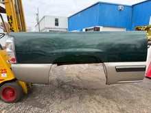Load image into Gallery viewer, 1999-2006 chevy/gmc southern ROT FREE 6.6ft short bed