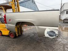 Load image into Gallery viewer, 1999-2006 chevy/gmc southern ROT FREE 6.6ft short bed