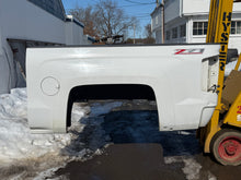 Load image into Gallery viewer, 2015-2019 chevy Silverado southern rot free 5.9ft extra short bed