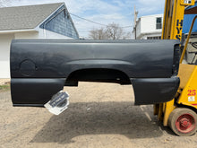 Load image into Gallery viewer, 1999-2006 chevy/gmc southern ROT FREE 6.6ft short bed