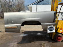 Load image into Gallery viewer, 1999-2006 chevy/gmc southern ROT FREE 6.6ft short bed