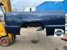 Load image into Gallery viewer, 1999-2006 chevy/gmc southern ROT FREE 6.6ft short bed