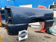 Load image into Gallery viewer, 1999-2006 chevy/gmc southern ROT FREE 6.6ft short bed