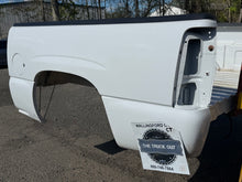 Load image into Gallery viewer, 1999-2006 chevy/gmc southern ROT FREE 5.9ft extra short bed