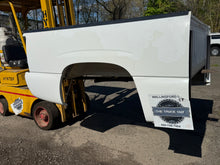 Load image into Gallery viewer, 1999-2006 chevy/gmc southern ROT FREE 5.9ft extra short bed