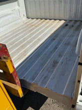 Load image into Gallery viewer, 1999-2006 chevy/gmc southern ROT FREE 5.9ft extra short bed