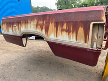Load image into Gallery viewer, 1981-1993 dodge ram 1st generation southern rot free 8ft long bed
