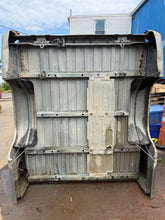 Load image into Gallery viewer, 1999-2006 chevy/gmc southern rot free 6.6ft short bed