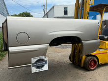 Load image into Gallery viewer, 1999-2006 chevy/gmc southern rot free 6.6ft short bed