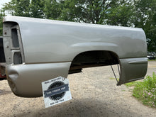 Load image into Gallery viewer, 1999-2006 chevy/gmc southern rot free 6.6ft short bed
