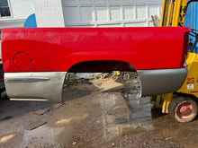 Load image into Gallery viewer, 1999-2006 chevy/gmc southern ROT FREE 6.6ft short bed