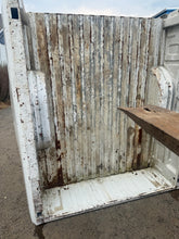 Load image into Gallery viewer, 1999-2006 chevy/gmc southern ROT FREE 6.6ft short bed