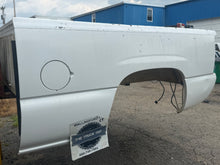 Load image into Gallery viewer, 1999-2006 chevy/gmc southern ROT FREE 6.6ft short bed
