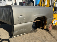 Load image into Gallery viewer, 1999-2006 chevy/gmc southern rot free 6.6ft short bed