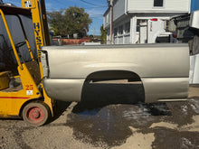 Load image into Gallery viewer, 1999-2006 chevy/gmc southern rot free 6.6ft short bed