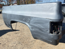 Load image into Gallery viewer, 79-87 chevy/gmc southern rot free 6ft single tank short bed