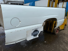 Load image into Gallery viewer, 1999-2006 chevy/gmc southern rot free 8ft long bed
