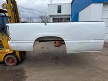 Load image into Gallery viewer, 1999-2006 chevy/gmc southern rot free 8ft long bed
