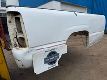 Load image into Gallery viewer, 1999-2006 chevy/gmc southern rot free 8ft long bed
