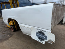 Load image into Gallery viewer, 1999-2006 chevy/gmc southern rot free 8ft long bed
