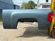 Load image into Gallery viewer, 2008-2014 chevy silverado southern rot free 6.6ft short bed
