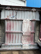 Load image into Gallery viewer, 2015-2019 GMC Sierra southern rot free 5.9ft extra short bed

