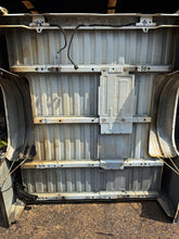 Load image into Gallery viewer, 1999-2006 chevy/gmc southern rot free 6.6ft short bed
