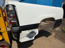 Load image into Gallery viewer, 1999-2006 chevy/gmc southern rot free 6.6ft short bed
