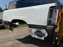 Load image into Gallery viewer, 1999-2006 chevy/gmc southern rot free 6.6ft short bed
