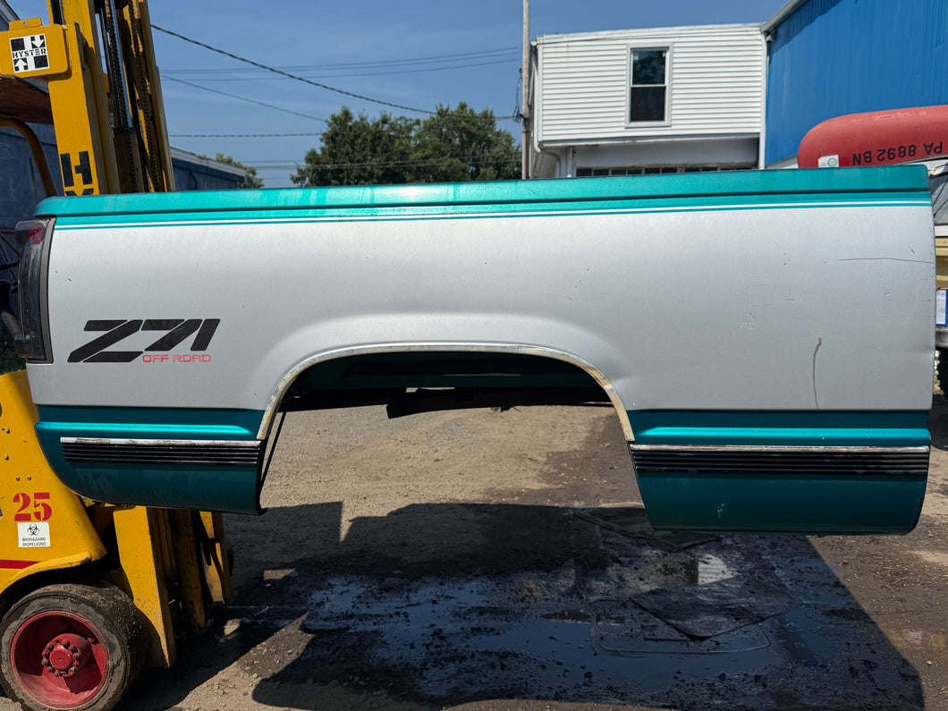 1988-1998 chevy/gmc southern rot free 6.5ft short bed with tailgate