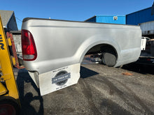 Load image into Gallery viewer, 1999-2010 ford super duty southern ROT FREE 8ft long bed
