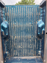Load image into Gallery viewer, 1999-2010 ford super duty southern ROT FREE 8ft long bed
