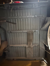Load image into Gallery viewer, 1987-1997 ford OBS southern rot free 6.5ft short dual tank bed

