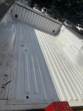 Load image into Gallery viewer, 2011-2016 ford super duty southern rot free 8ft long bed
