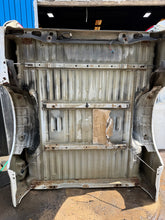 Load image into Gallery viewer, 2011-2016 ford super duty southern ROT FREE 6.5ft short bed
