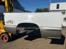 Load image into Gallery viewer, 1999-2006 chevy/gmc southern ROT FREE 6.6ft short bed
