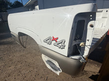 Load image into Gallery viewer, 1999-2006 chevy/gmc southern ROT FREE 6.6ft short bed
