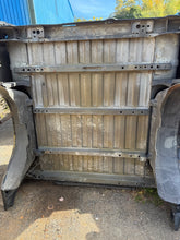 Load image into Gallery viewer, 2009-2018 dodge ram southern rot free 5.7ft short bed
