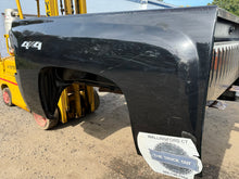 Load image into Gallery viewer, 2008-2014 chevy silverado southern rot free 5.9ft extra short bed

