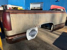 Load image into Gallery viewer, 88-98 chevy/gmc southern ROT FREE 8ft long bed
