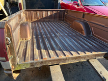 Load image into Gallery viewer, 88-98 chevy/gmc southern ROT FREE 8ft long bed

