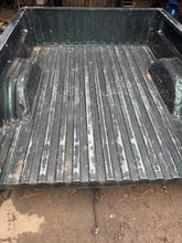 Load image into Gallery viewer, 1999-2006 chevy/gmc southern ROT FREE 6.6ft short bed
