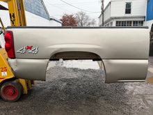 Load image into Gallery viewer, 1999-2006 chevy/gmc southern ROT FREE 6.6ft short bed
