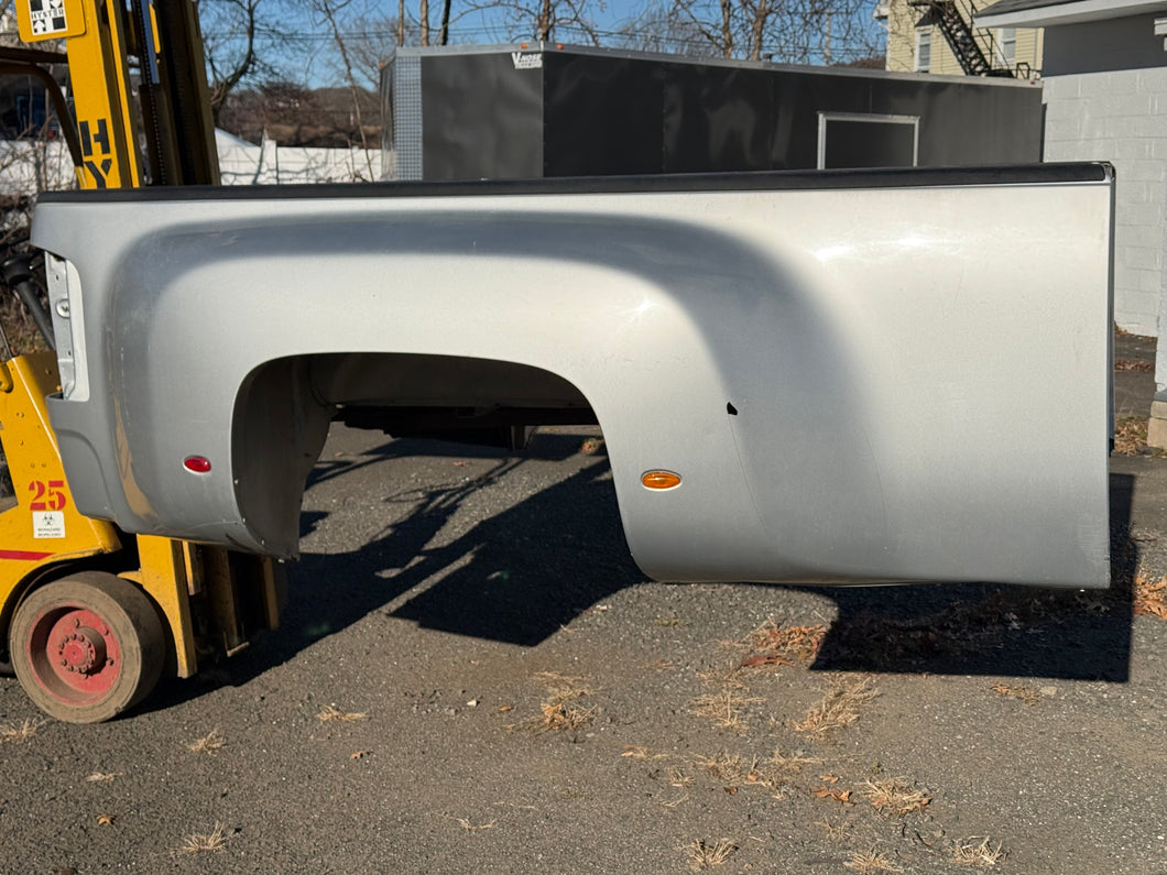 2008-2014 chevy/gmc southern ROT FREE 8ft dually bed with tailgate